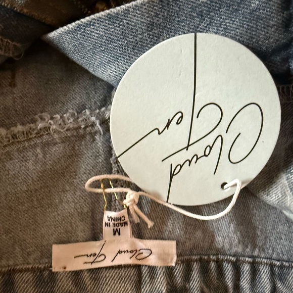 Cloud Ten Jean shorts. Crystal embellishments. NWT. Super cute! Size medium - Picture 8 of 14